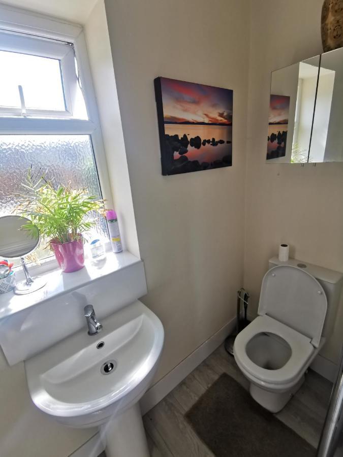 איסטלי Big Private Room In Town Centre מראה חיצוני תמונה